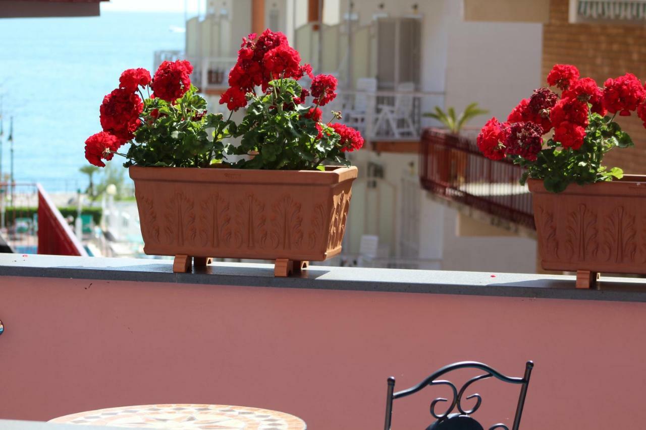 Dipino Accommodation Майори Экстерьер фото
